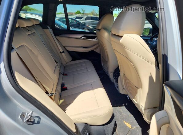 5UXTY5C02L9B89573 2020 BMW X3 Серебряный Вид задней части салона