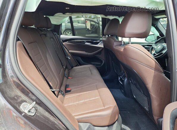 5UXTY5C04LLT32796 2019 BMW X3 Gray Widok wnętrza z tyłu