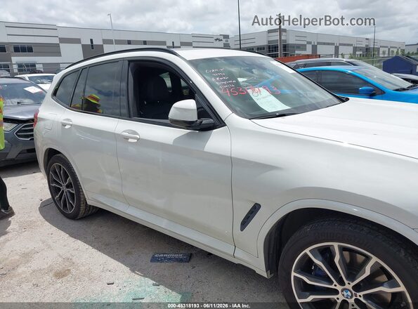 5UXTY5C04LLT33527 2020 BMW X3 Белый Вид задней части салона