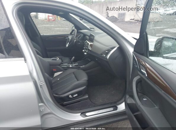5UXTY5C04M9H85639 2021 BMW X3 Silver წინა სალონის ხედი