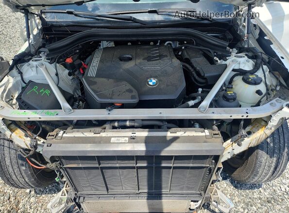 5UXTY5C05M9E47893 2021 BMW X3 White Вид задньої частини салону
