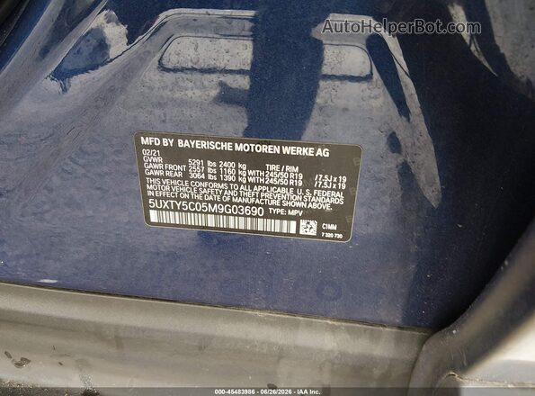 5UXTY5C05M9G03690 2021 BMW X3 Blue Vista del compartimento del motor