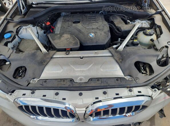 5UXTY5C06M9H70558 2021 BMW X3 White Вид задньої частини салону