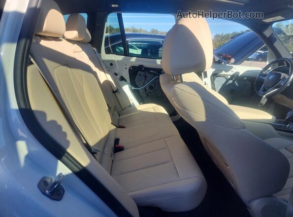 5UXTY5C08LLT32025 2020 BMW X3 White Սալոնի հետևի տեսք