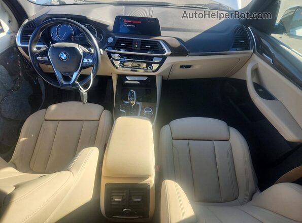 5UXTY5C08LLT32025 2020 BMW X3 White Առջևի վահանակի տեսք