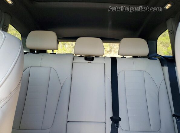 5UXTY5C08M9G92171 2021 BMW X3 White Հետևի նստատեղերի տեսք