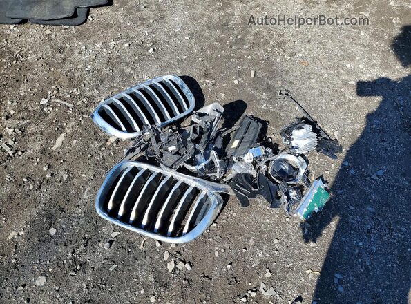 5UXTY5C08M9G92171 2021 BMW X3 White VIN կոդի պիտակի տեսք