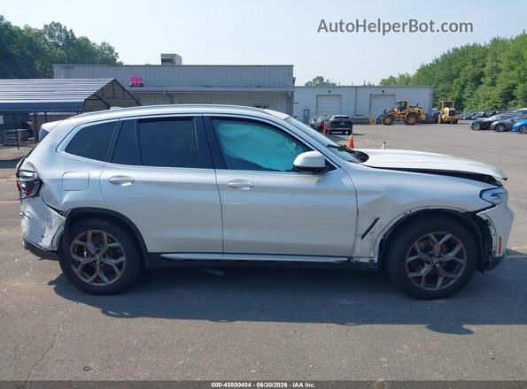 5UXTY5C09M9G88453 2021 BMW X3 White Вид задньої частини салону