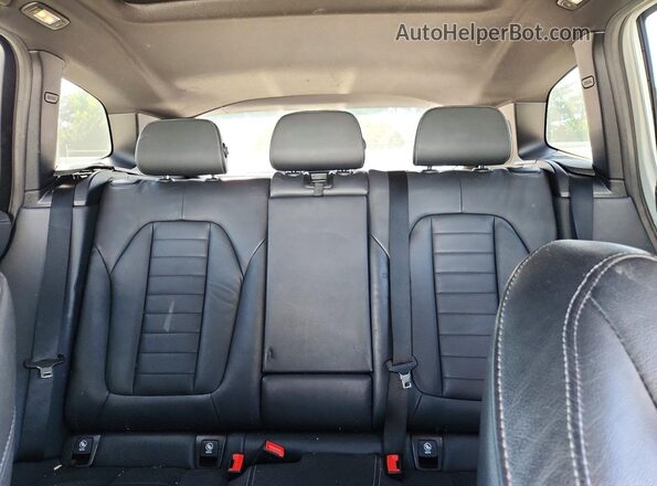 5UXTY5C0XL9B58071 2020 BMW X3 White Rear seats view