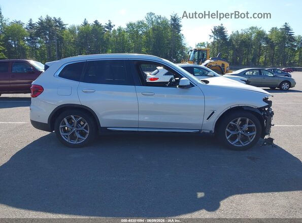 5UXTY5C0XM9E29549 2021 BMW X3 White Սալոնի հետևի տեսք