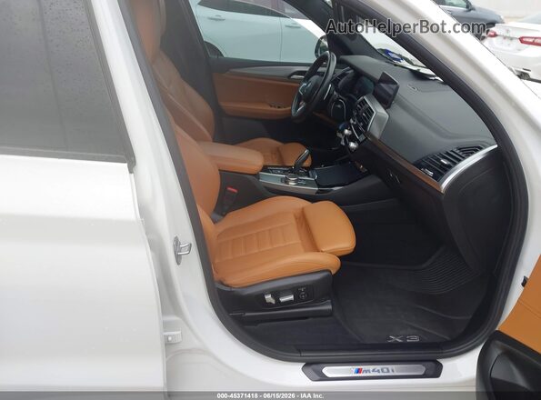 5UXTY9C00L9D30552 2020 BMW X3 White Вид салону спереду