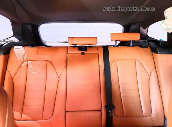 5UXTY9C05M9F18534 2021 BMW X3 White Rear seats view