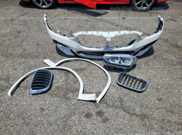 5UXUJ3C58KLG55937 2019 BMW X4 White Vista de la etiqueta del VIN