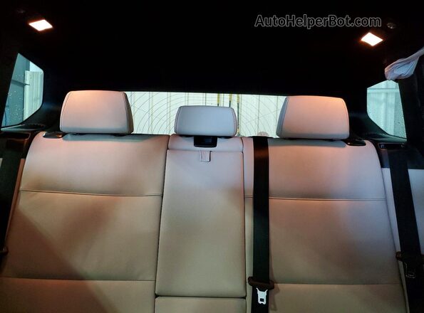 5UXWX7C3XH0U44176 2017 BMW X3 White Rear seats view