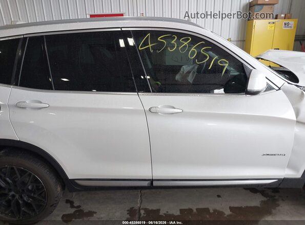 5UXWX7C51G0R16801 2016 BMW X3 White უკანა სალონის ხედი