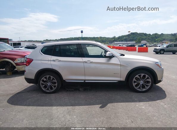 5UXWX9C30H0T21529 2017 BMW X3 Gold Вид задньої частини салону