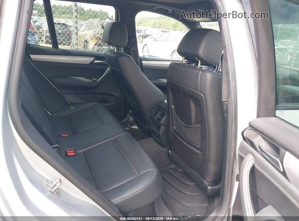 5UXWX9C32H0T20866 2017 BMW X3 Silver Widok naklejki z numerem VIN