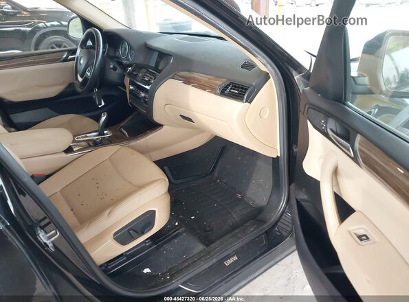 5UXWX9C33H0T22528 2017 BMW X3 Black Vista interior delantera