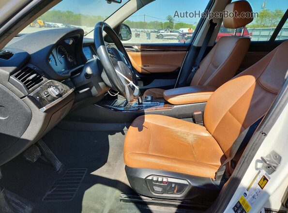 5UXWX9C34H0W67213 2017 BMW X3 White Front interior view