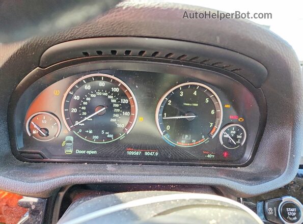 5UXWX9C34H0W67213 2017 BMW X3 White Instrument cluster view
