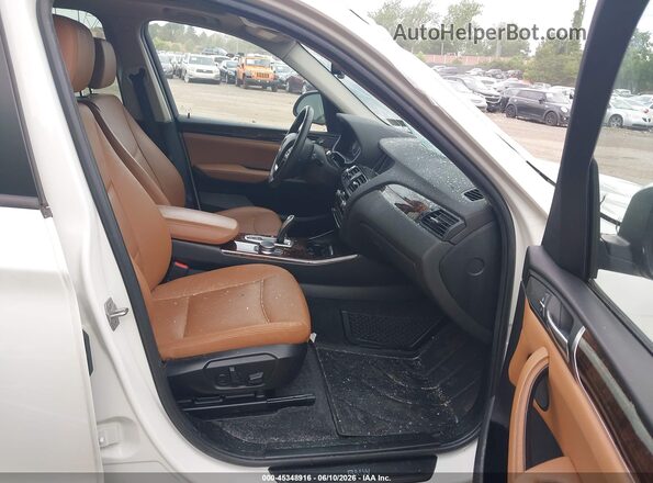5UXWX9C36H0T24922 2017 BMW X3 White Սալոնի դիմացի տեսք