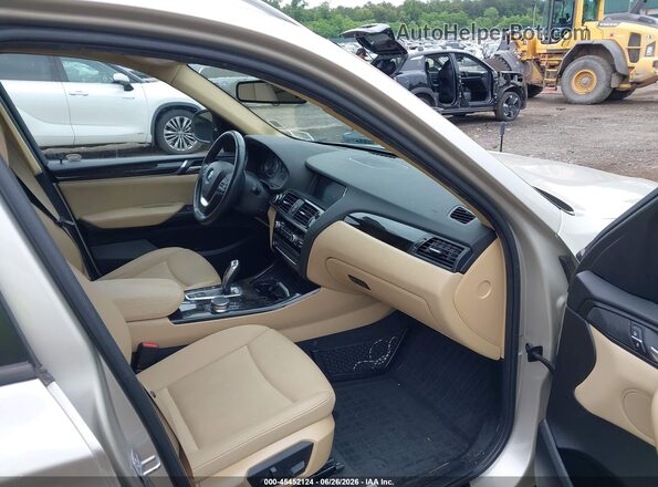 5UXWX9C3XH0T24664 2017 BMW X3 Beige Widok wnętrza z przodu