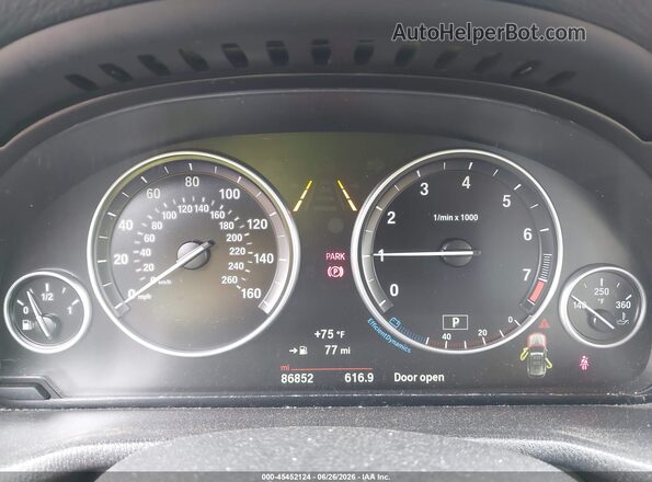 5UXWX9C3XH0T24664 2017 BMW X3 Beige Widok tylnych siedzeń