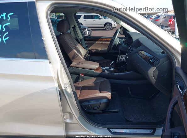 5UXWX9C50G0D79269 2016 BMW X3 Silver Widok wnętrza z przodu