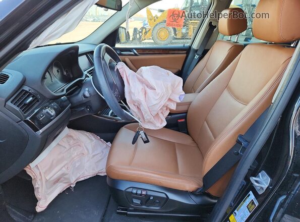 5UXWX9C50H0T01931 2017 BMW X3 Черный Вид салона спереди