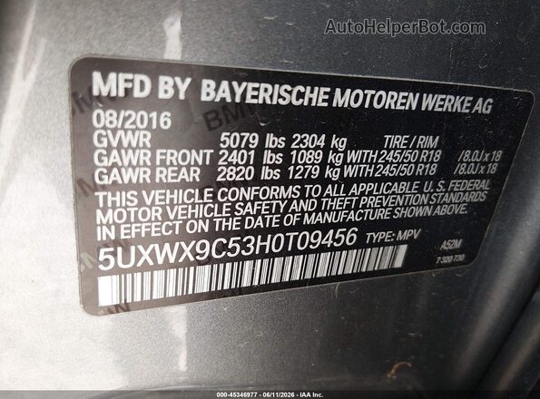 5UXWX9C53H0T09456 2017 BMW X3 Gray Vista del compartimento del motor