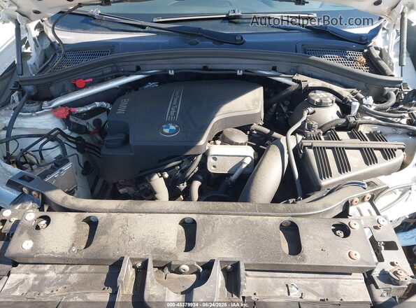 5UXWX9C54H0D96867 2017 BMW X3 Белый Вид сзади
