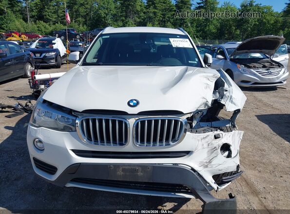 5UXWX9C54H0D96867 2017 BMW X3 Белый Вид задней части салона