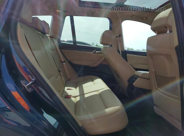5UXWX9C55G0D76626 2016 BMW X3 Blue Widok wnętrza z tyłu