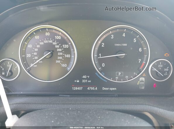 5UXWX9C55G0D94981 2016 BMW X3 White Вид задніх сидінь