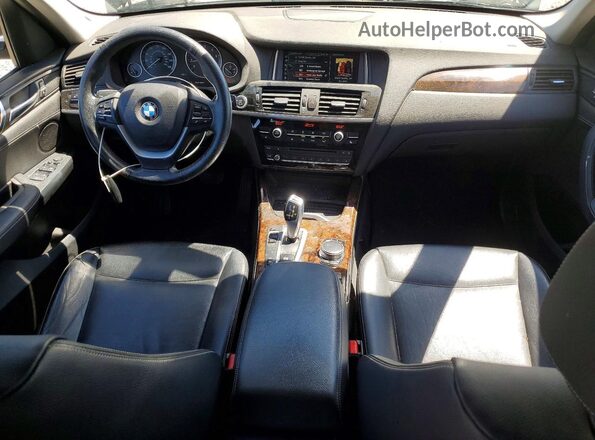 5UXWX9C57H0T00680 2017 BMW X3 Black Vista del salpicadero