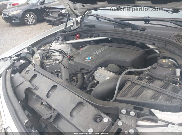 5UXWX9C57H0T15311 2017 BMW X3 White უკანა ხედი
