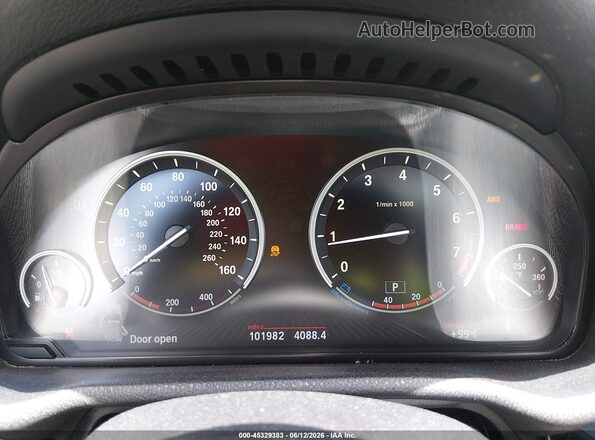 5UXWX9C58H0D99013 2017 BMW X3 Серый Вид задних сидений