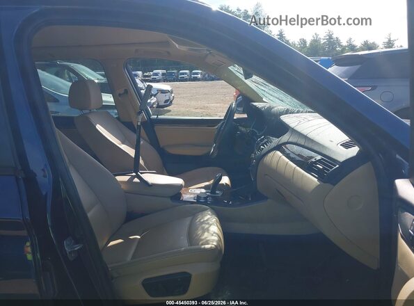 5UXWX9C5XH0T07428 2017 BMW X3 Blue Widok wnętrza z przodu