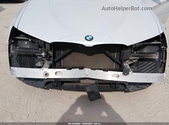 5UXWZ7C30H0V90693 2017 BMW X3 White Դիմացի տեսք