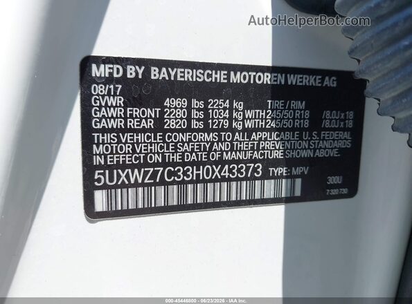 5UXWZ7C33H0X43373 2017 BMW X3 White Vista del compartimento del motor