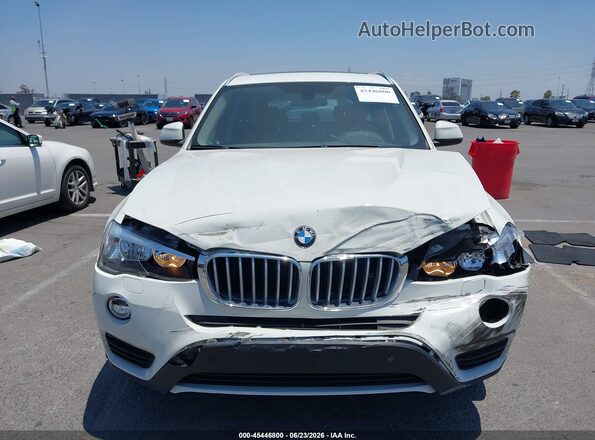 5UXWZ7C33H0X43373 2017 BMW X3 White Vista del cuadro de instrumentos