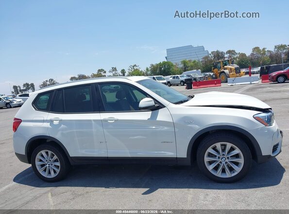 5UXWZ7C33H0X43373 2017 BMW X3 White Vista interior trasera
