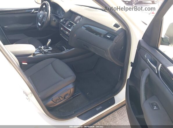 5UXWZ7C37H0X42002 2017 BMW X3 White Вид салону спереду