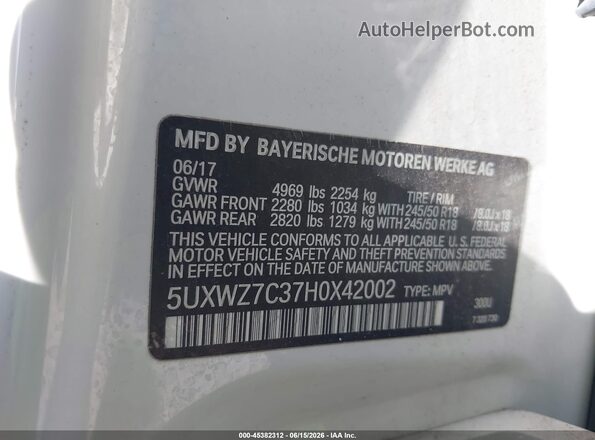 5UXWZ7C37H0X42002 2017 BMW X3 White Вид підкапотного простору