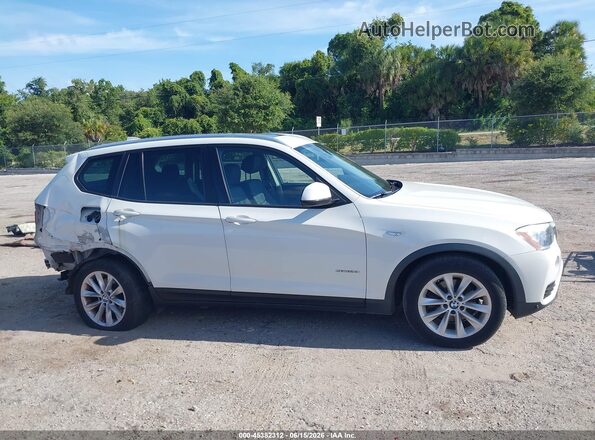 5UXWZ7C37H0X42002 2017 BMW X3 White Вид задньої частини салону