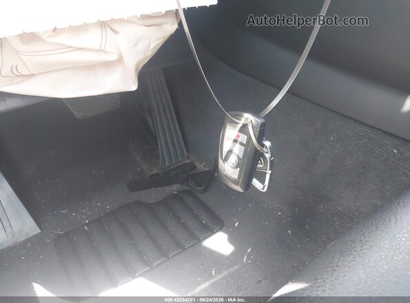 5UXWZ7C39H0X41398 2017 BMW X3 White Vista del salpicadero