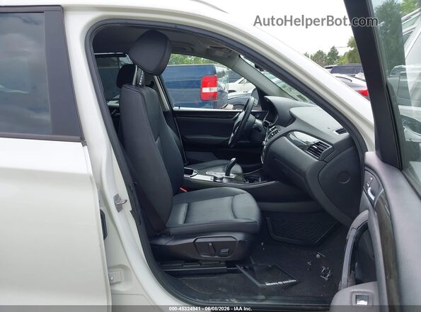 5UXWZ7C57H0V86092 2017 BMW X3 White Vista interior delantera