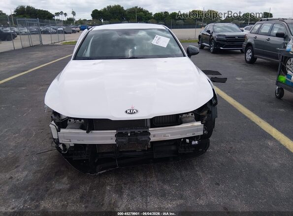 5XXG64J23MG070598 2021 KIA K5 White Widok wnętrza z tyłu