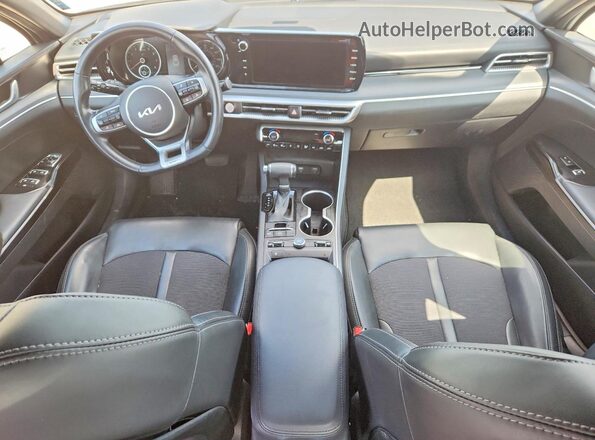 5XXG64J28RG253003 2024 KIA K5 Gray Вид панелі приладів