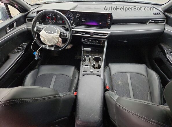 5XXG64J2XRG228829 2024 KIA K5 Silver Առջևի վահանակի տեսք